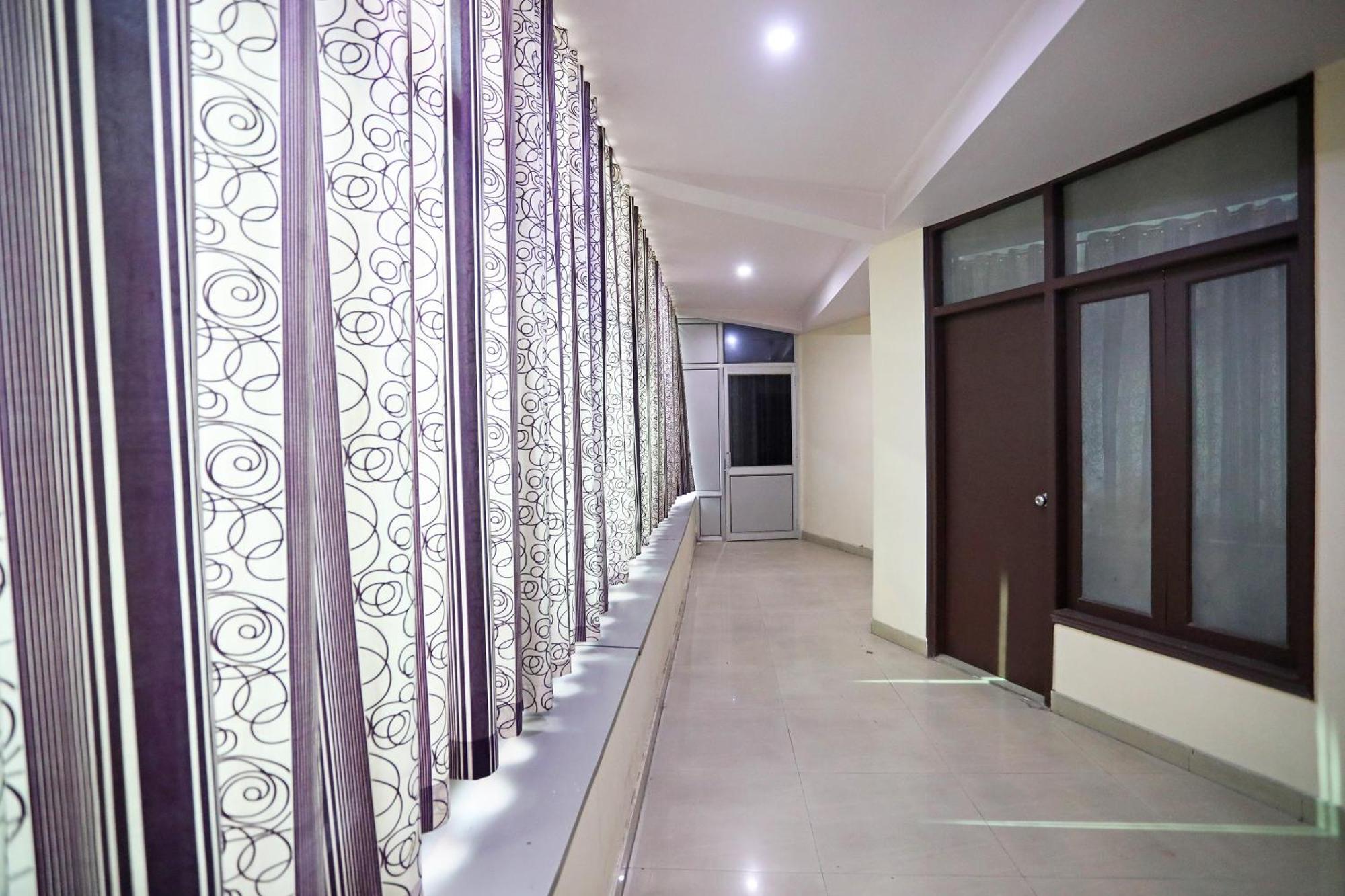Hotel O Mahipalpur Inn New Delhi Exterior photo