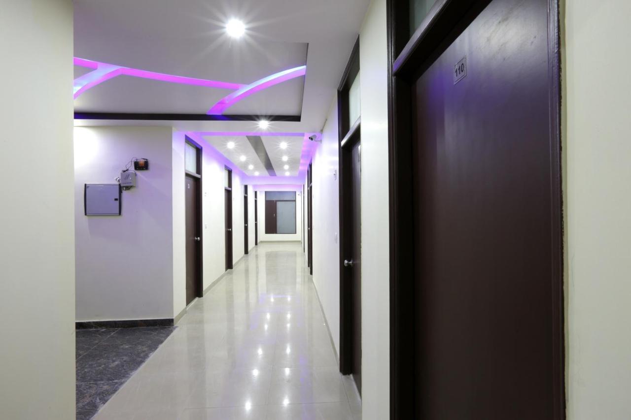 Hotel O Mahipalpur Inn New Delhi Exterior photo