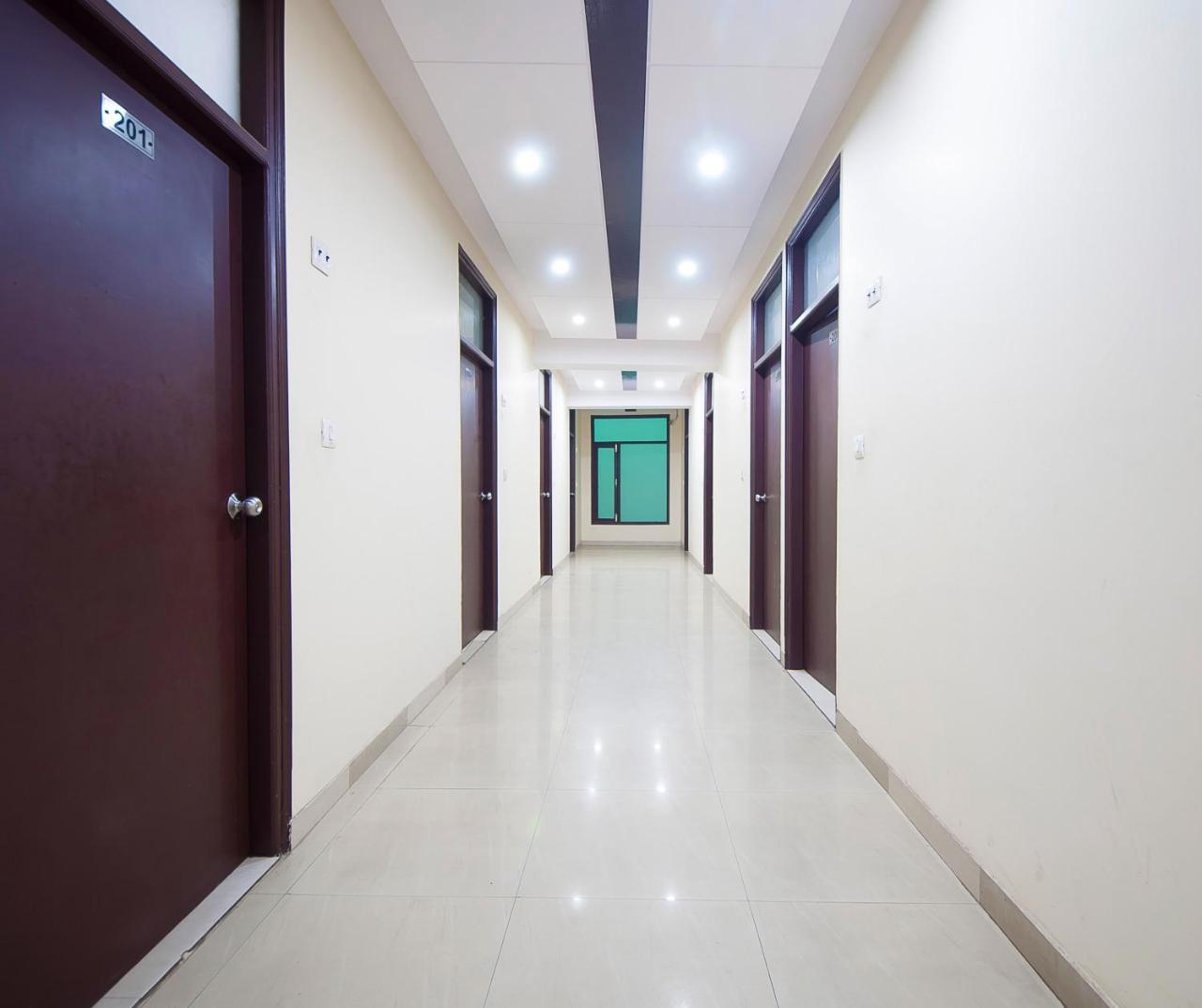Hotel O Mahipalpur Inn New Delhi Exterior photo