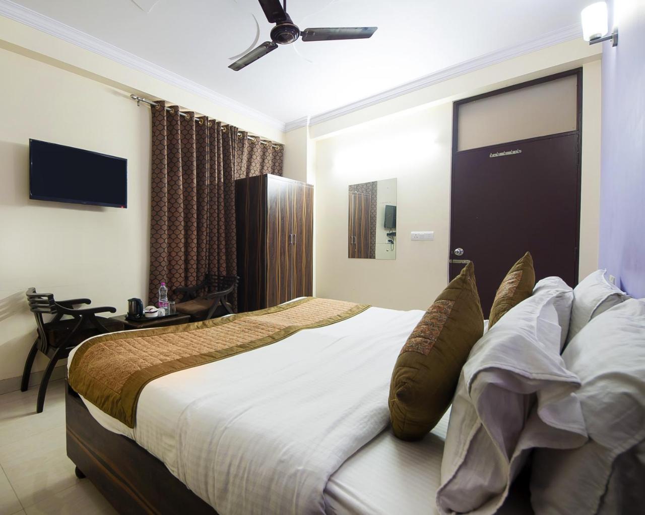 Hotel O Mahipalpur Inn New Delhi Exterior photo